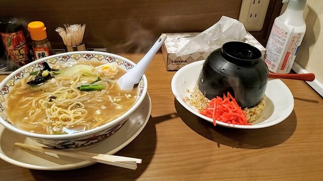 サンマーメン&チャーシュー玉子炒飯
