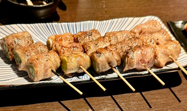 【名物】野菜巻き串 (石川県産能登豚使用)