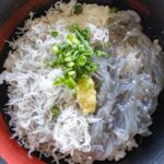 【最新版】江ノ島・鎌倉で人気のしらす丼12選｜生しらす・釜揚げしらすを食べ比べ！観光・女子旅にもおすすめ◎