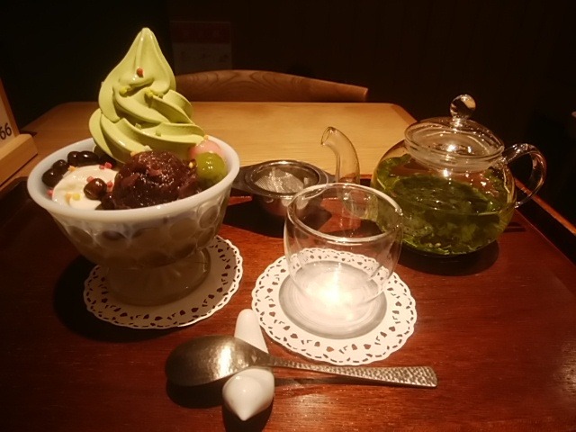 抹茶クリームあんみつ