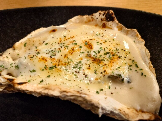 殻付き牡蠣のグラタン