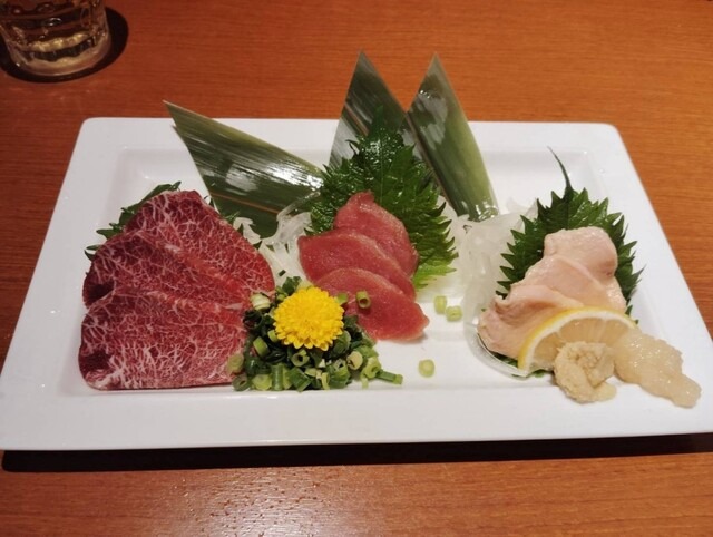 馬刺し三種盛り