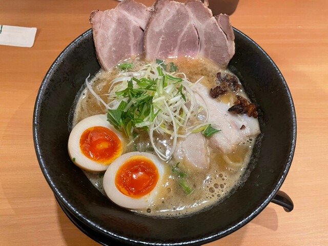 濃厚鶏白湯ラーメン