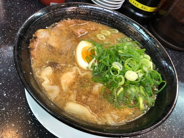 しょうゆとんこつラーメン