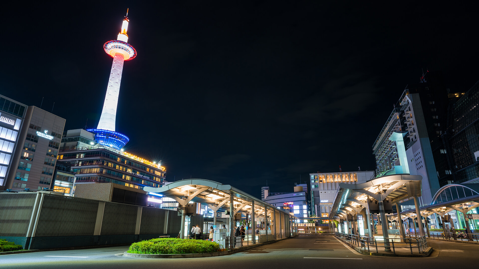 【保存版】京都駅の居酒屋16選｜観光・出張ディナーに！焼き鳥や地酒を味わう人気居酒屋まとめ