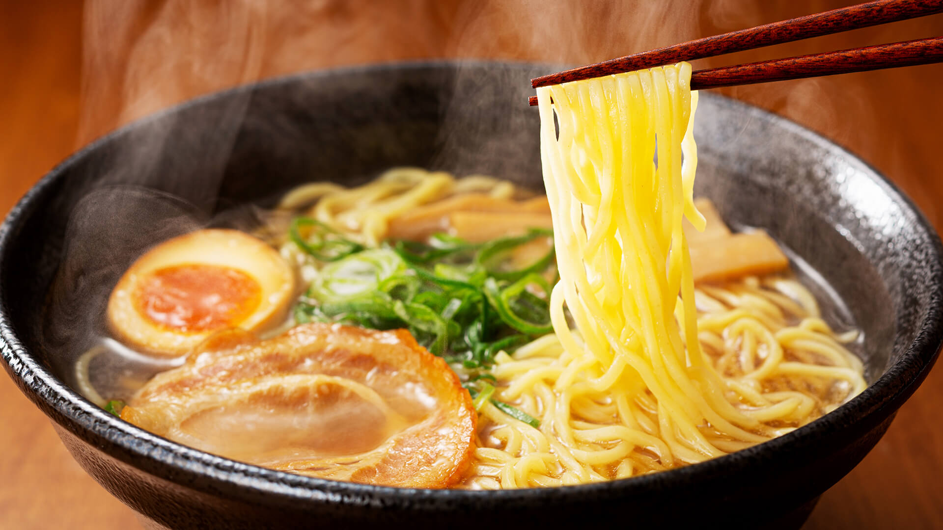 【保存版】京都駅で食べたい絶品ラーメン14選｜京都拉麺小路や駅周辺の人気店を編集部が厳選！観光・出張にもおすすめ♪