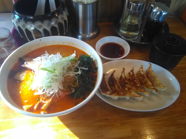 みそらーめん 中辛+ぎょうざ