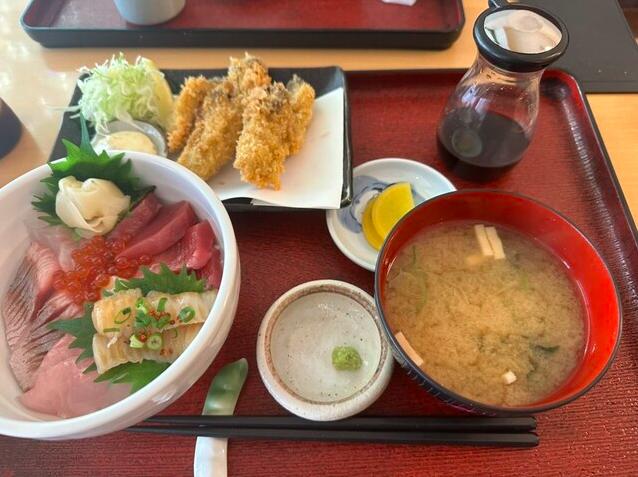 三陸海鮮丼+カキフライ