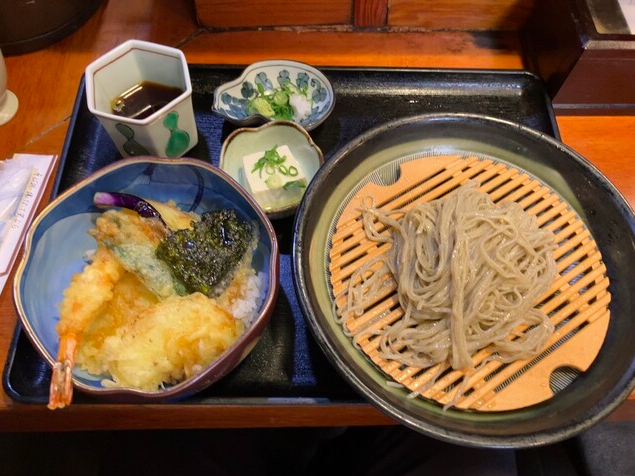 本日のサービスランチ 天丼定食