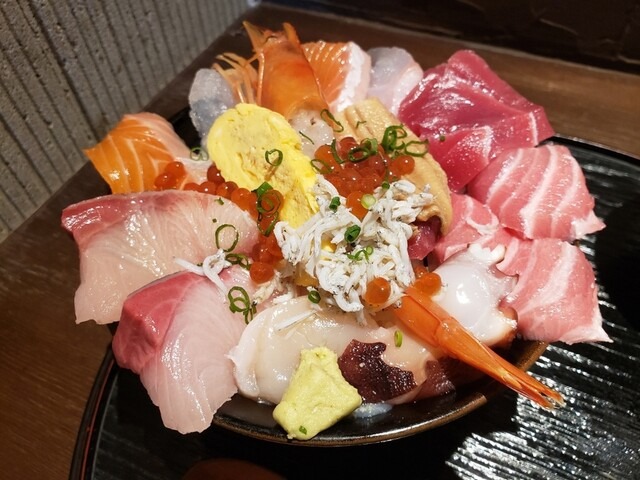 特選海鮮丼