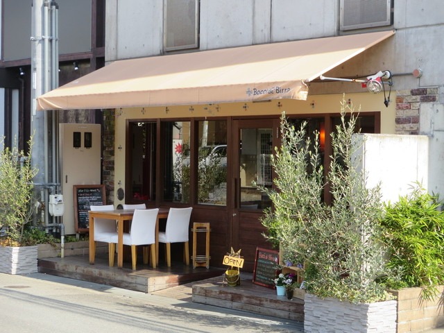 【ボッチデビッラ】昼は満足パスタ、夜はワインと前菜。日常に寄り添うイタリアン