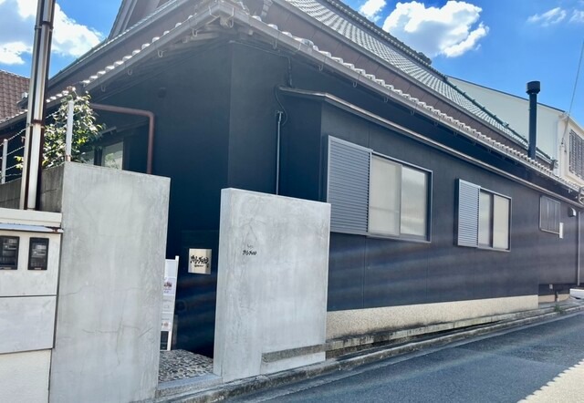 【カリー・ブラウン】伝統家屋で出会う、とろける牛すじカレーと上質な和のひととき