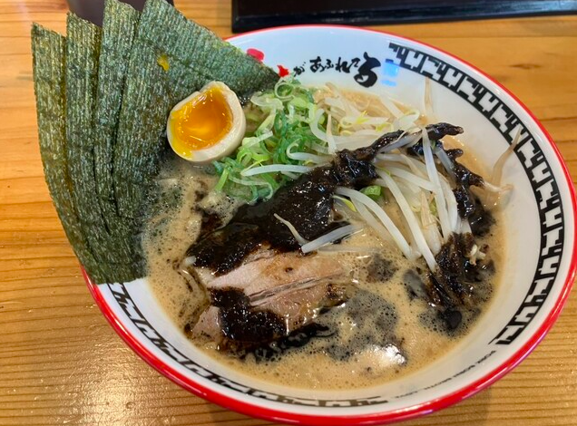 特製黒とりこラーメン
