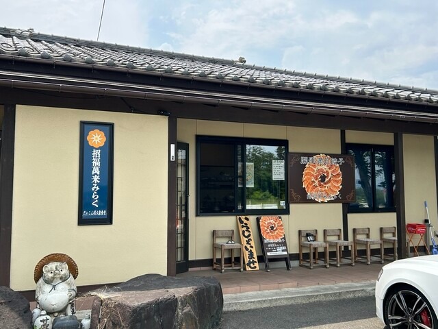 【餃子の店 みらく】野菜たっぷり餃子が主役！福島市荒井で出会う人気食堂