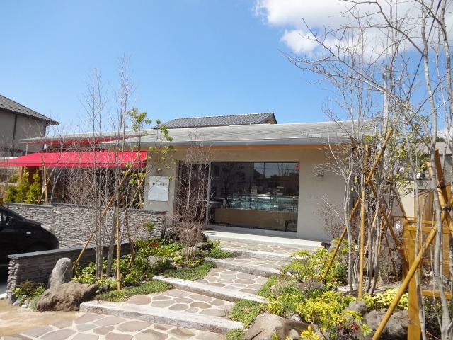 【cafe&tartes CONNEXION】フルーツたっぷりのタルトが並ぶ、いわきで味わう至福のカフェ時間