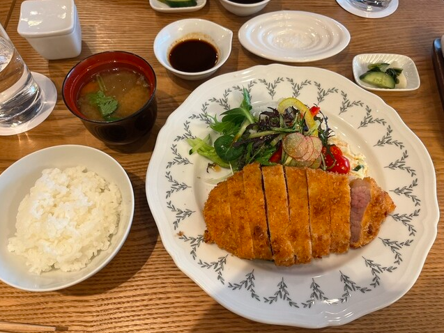 ロースカツ200g (ご飯小盛り)