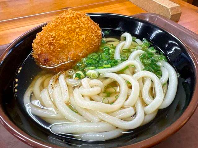かけうどん+コロッケトッピング